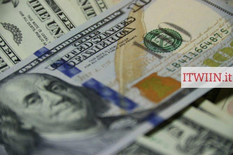 100 US dollar banknote